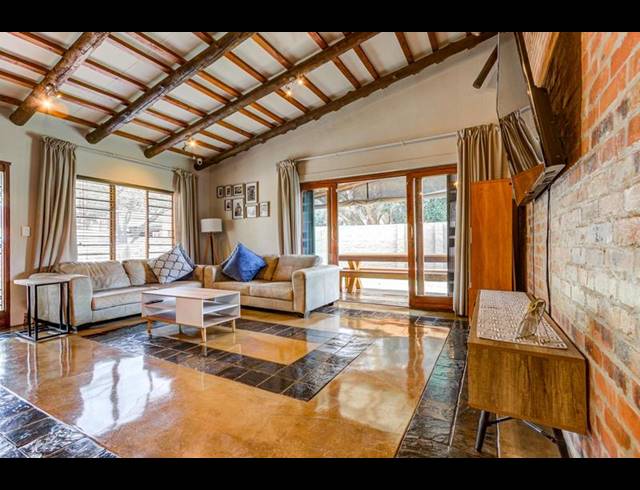 2 BEDROOM HOUSE FOR SALE IN GLEN MARAIS